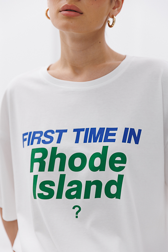 Жіноча футболка оверсайз молочна з написом First time in Rhode Island?