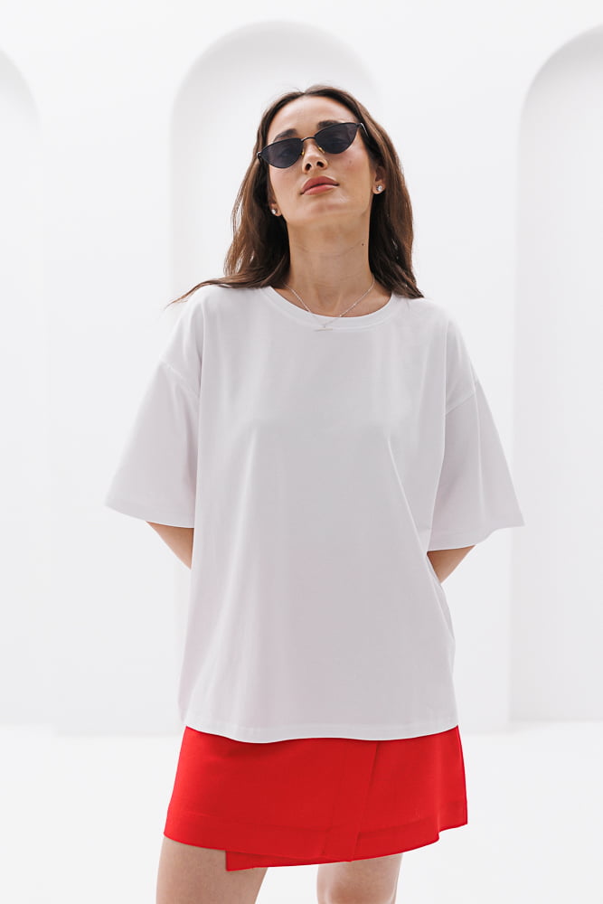 Women's oversize T-shirt in white color