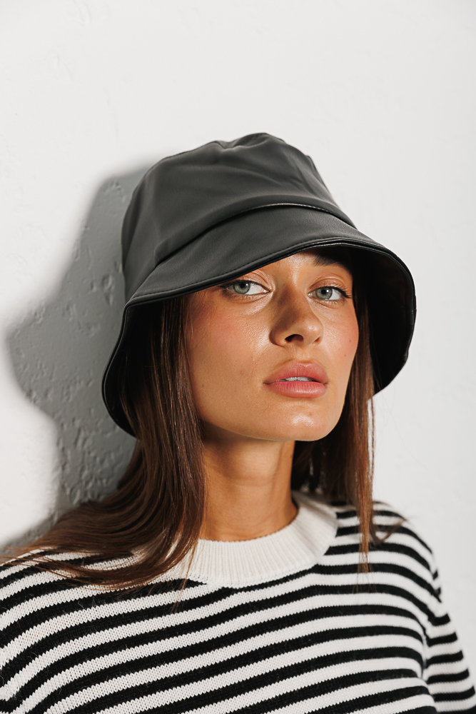 Women's leather panama hat in black