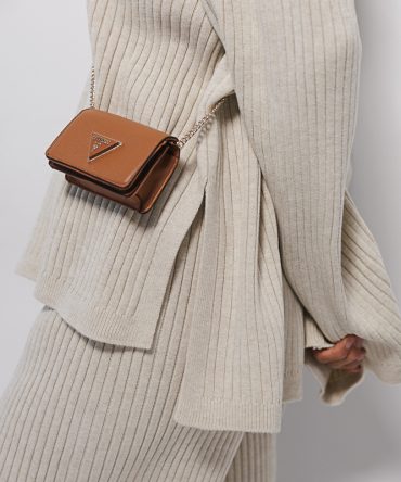 Жіночий в`язаний костюм зі штанами світло-бежевий