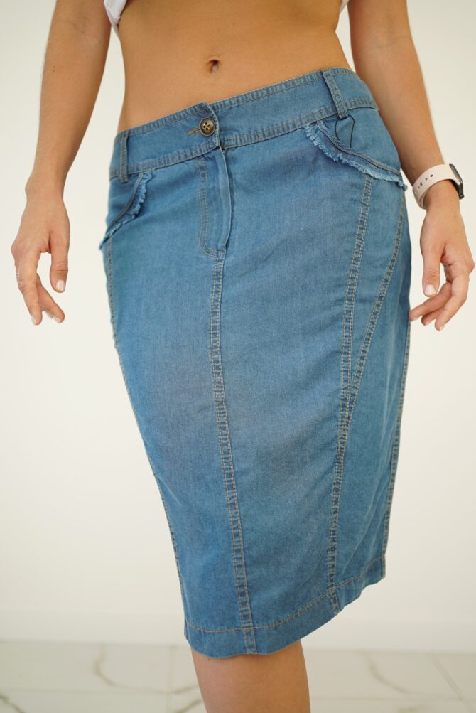 Denim skirt.