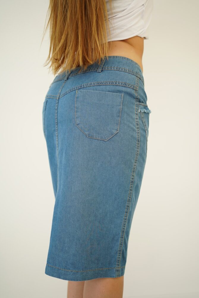 Denim skirt.