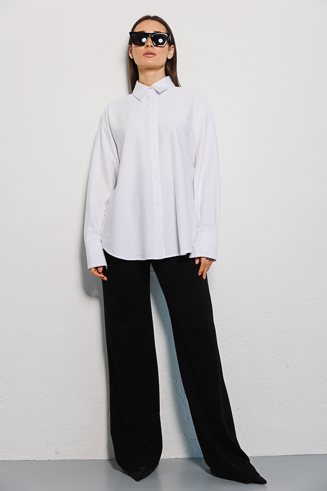 Women's oversize shirt white with slits on the sides