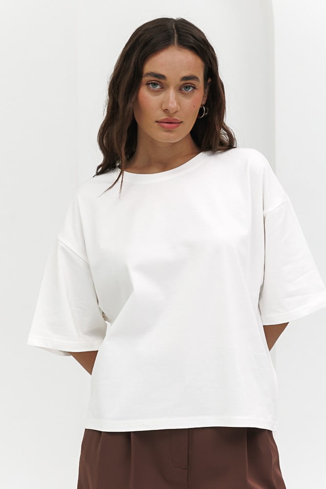 Women's oversize T-shirt in white color