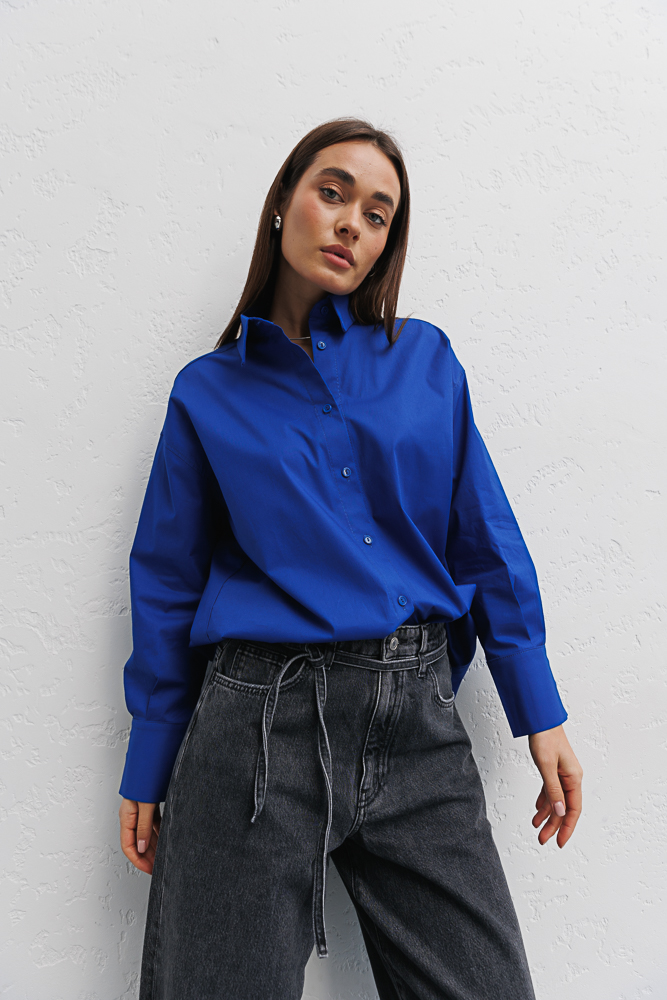 Жіноча сорочка oversize електрик з кокеткою на спині