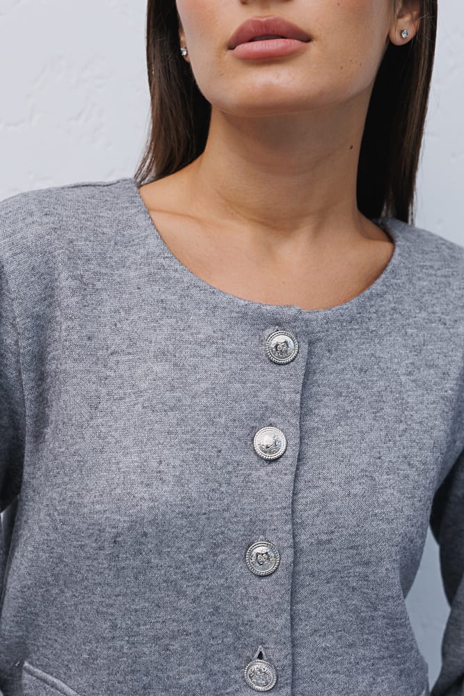 Short knitted cardigan with buttons gray