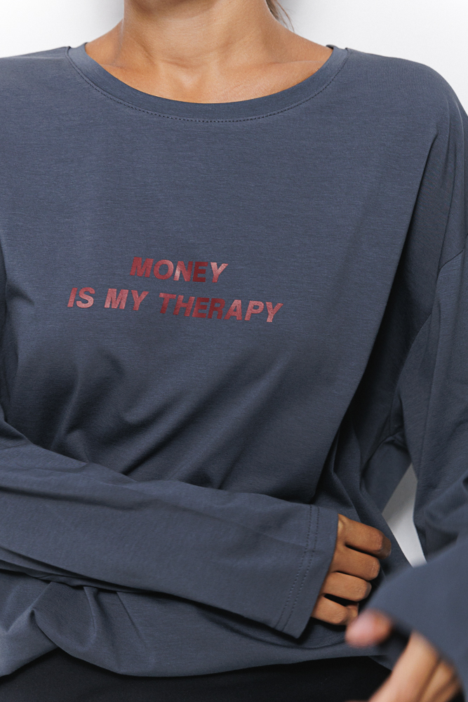 Women's long sleeve in graphite with the print "Money is my therapy"