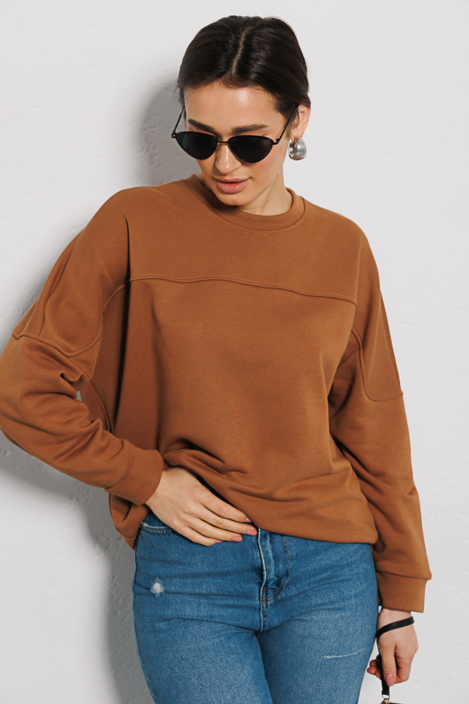 Women's oversize caramel sweatshirt with yoke