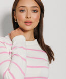 Cropped knitted sweater milky with light pink stripes