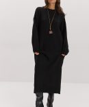 В`язана довга сукня oversize чорного кольору