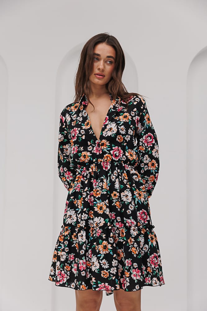 Short floral dress black with long sleeves