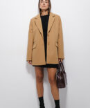 Short single-breasted women's coat in beige