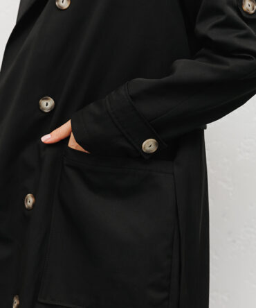 Women's long trench coat in black