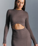 Long knitted dress light brown with a neckline at the waist