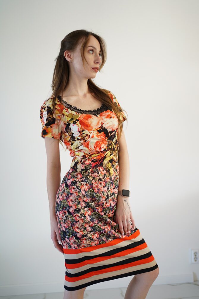 Dress with flowers red