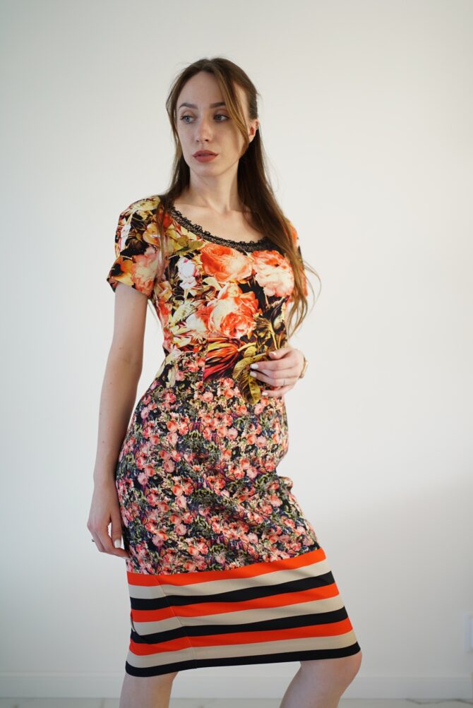 Dress with flowers red