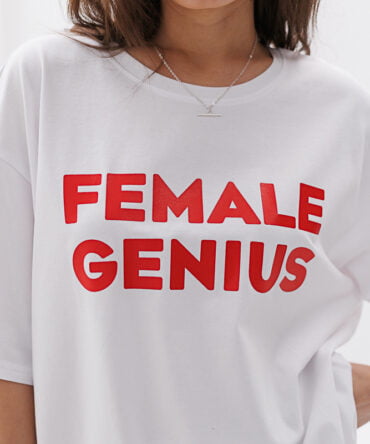 Women's oversized T-shirt with the inscription Female genius white