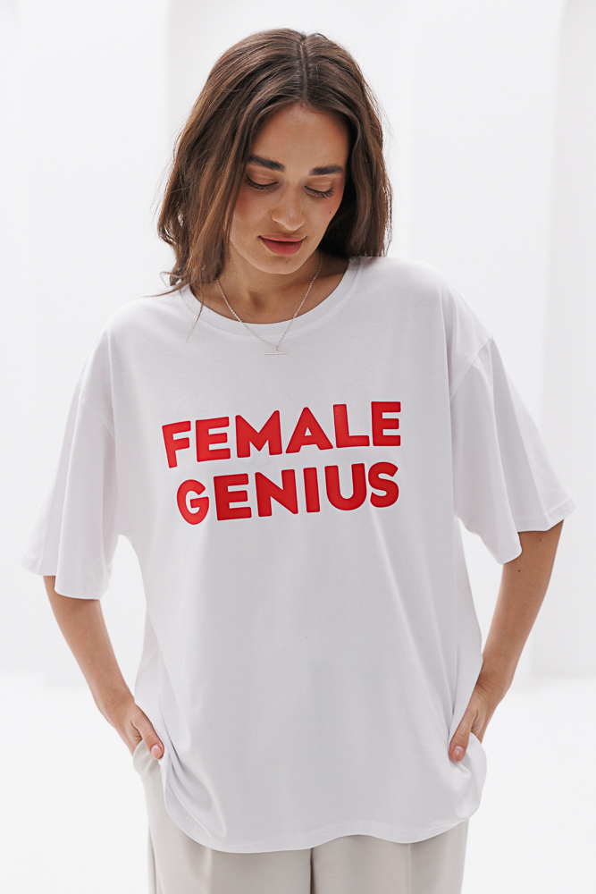 Жіноча футболка оверсайз з написом Female genius біла