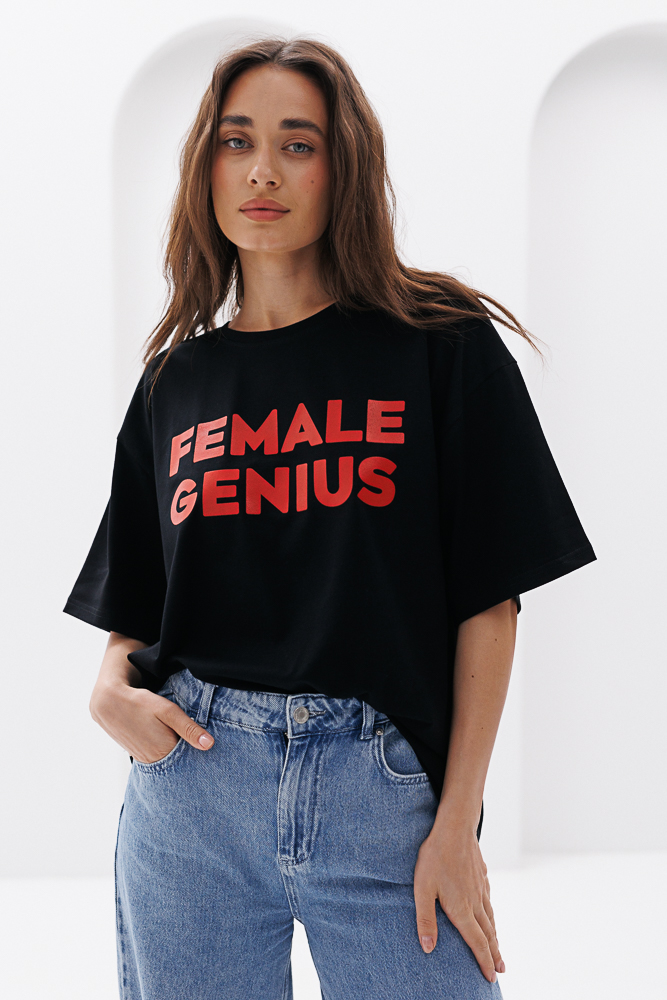 Жіноча футболка оверсайз з написом Female genius чорна