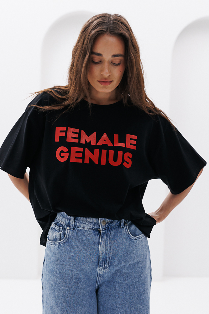 Жіноча футболка оверсайз з написом Female genius чорна