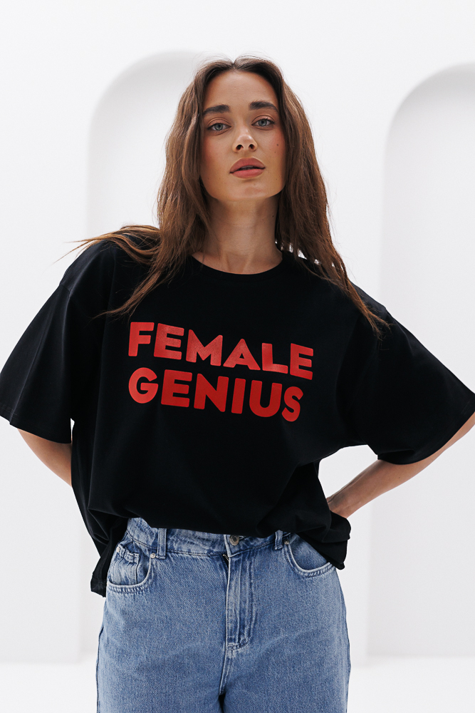 Жіноча футболка оверсайз з написом Female genius чорна