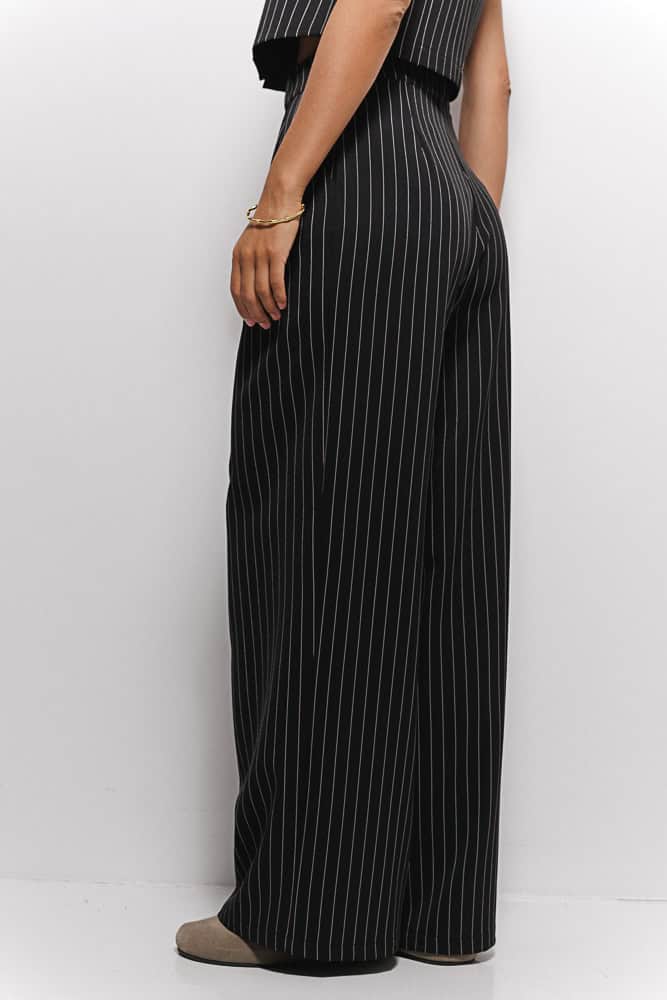 Women's palazzos in a thin stripe black