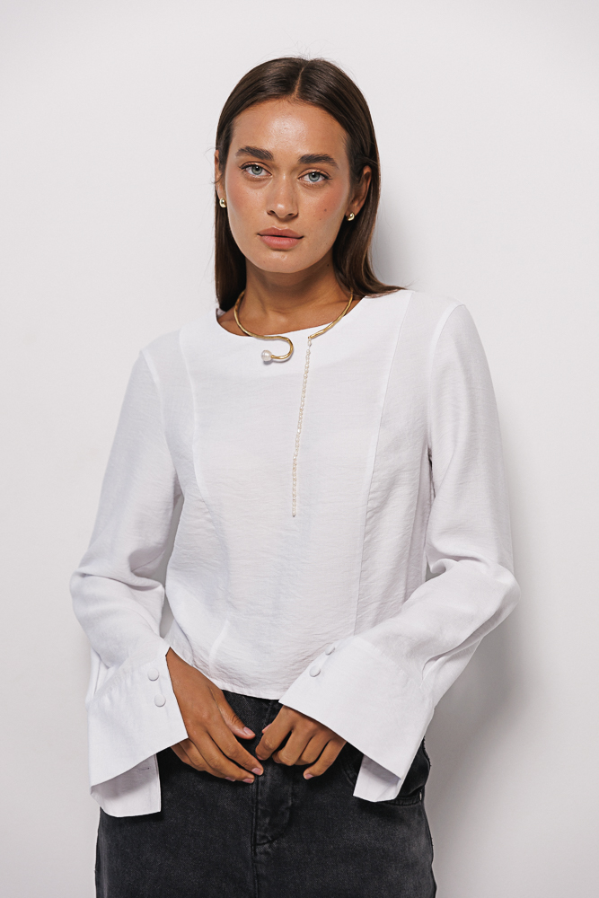 Cropped women's blouse with long sleeves white