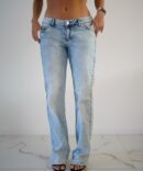 Low-rise light jeans