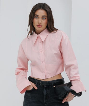 Women's cropped pink shirt with front seams