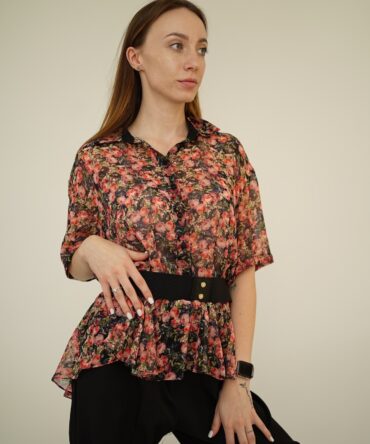 Blouse with pink roses and black belt