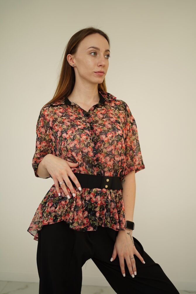 Blouse with pink roses and black belt