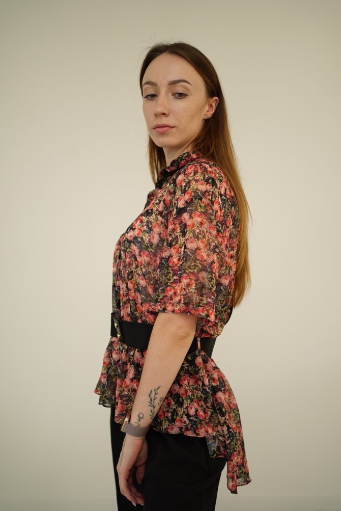 Blouse with pink roses and black belt