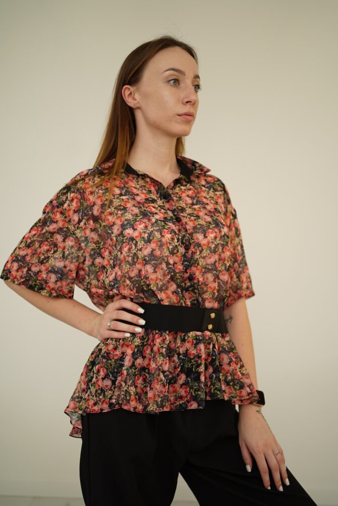 Blouse with pink roses and black belt