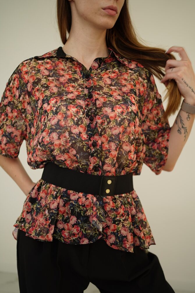 Blouse with pink roses and black belt