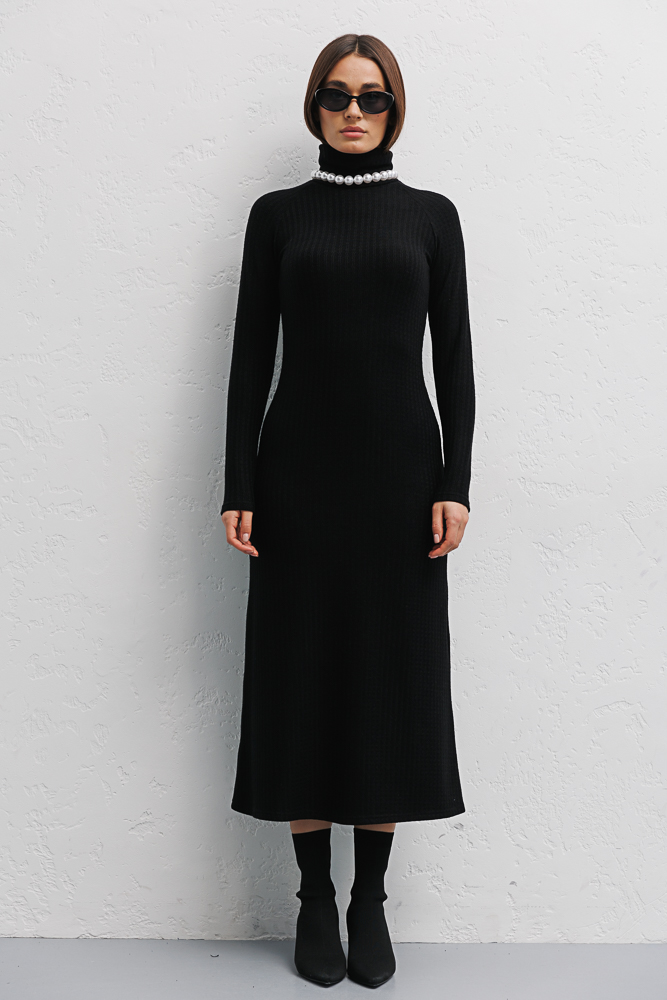 Long dress made of textured jersey black