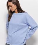 Women's oversized blue sweatshirt without cuffs