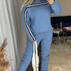 Спортивний костюм з лампасами