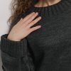 В`язана сукня міді темно-сіра з високим розрізом збоку