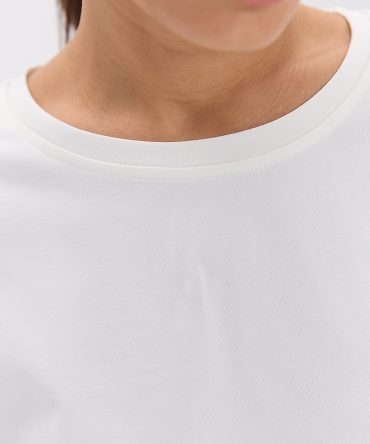Жіноча oversize футболка молочного кольору