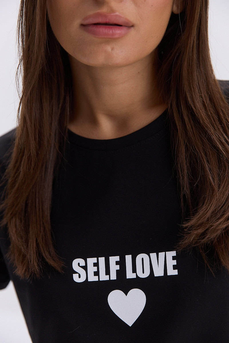 Жіноча футболка з принтом SELF LOVE чорна