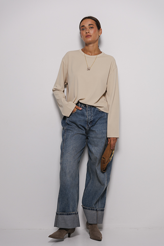 Жіночий лонгслів oversize в рубчик бежевий