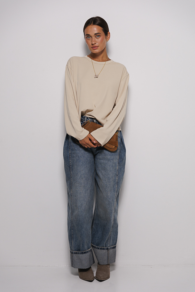 Жіночий лонгслів oversize в рубчик бежевий