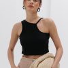 Короткий топ чорний з асиметричними бретелями