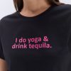 Жіноча футболка чорна з принтом I do yoga & drink tequila