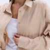 Жіноча сорочка oversize з батиста бежевого кольору
