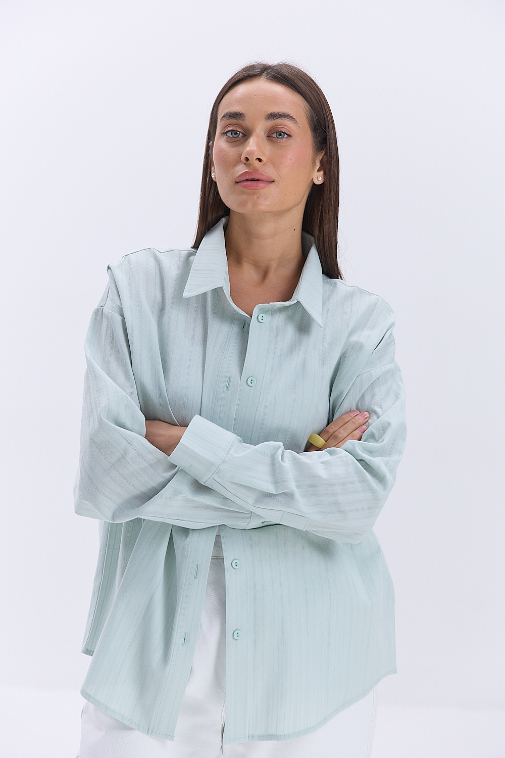 Жіноча сорочка oversize з батиста ментолового кольору