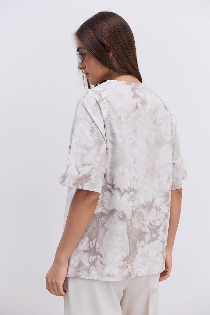 Жіноча футболка oversize бежева з ефектом Tie-Dye і розрізами з боків