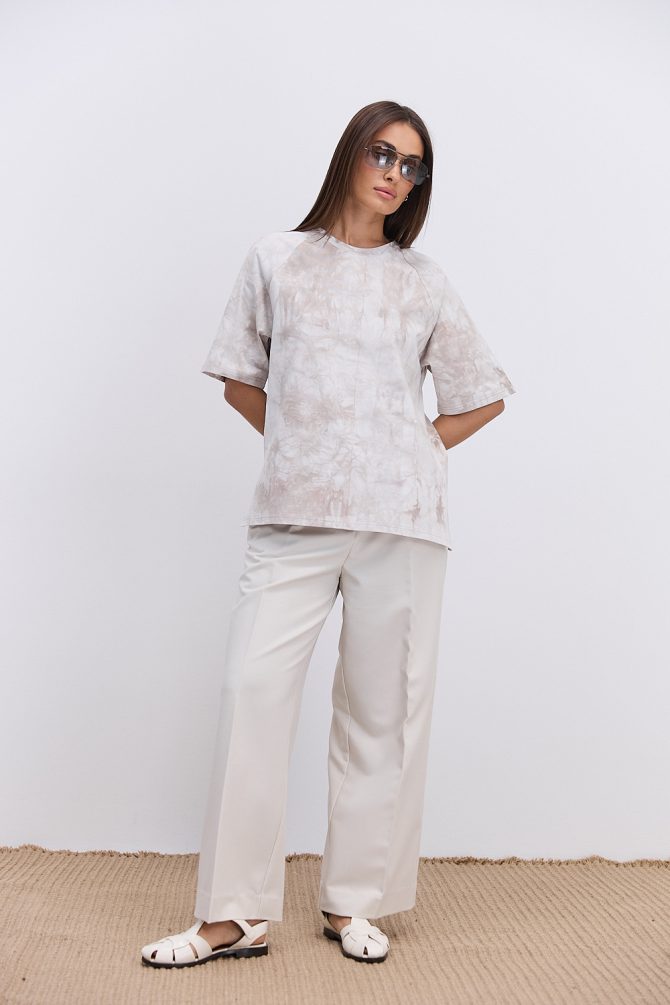 Жіноча футболка oversize бежева з ефектом Tie-Dye і розрізами з боків