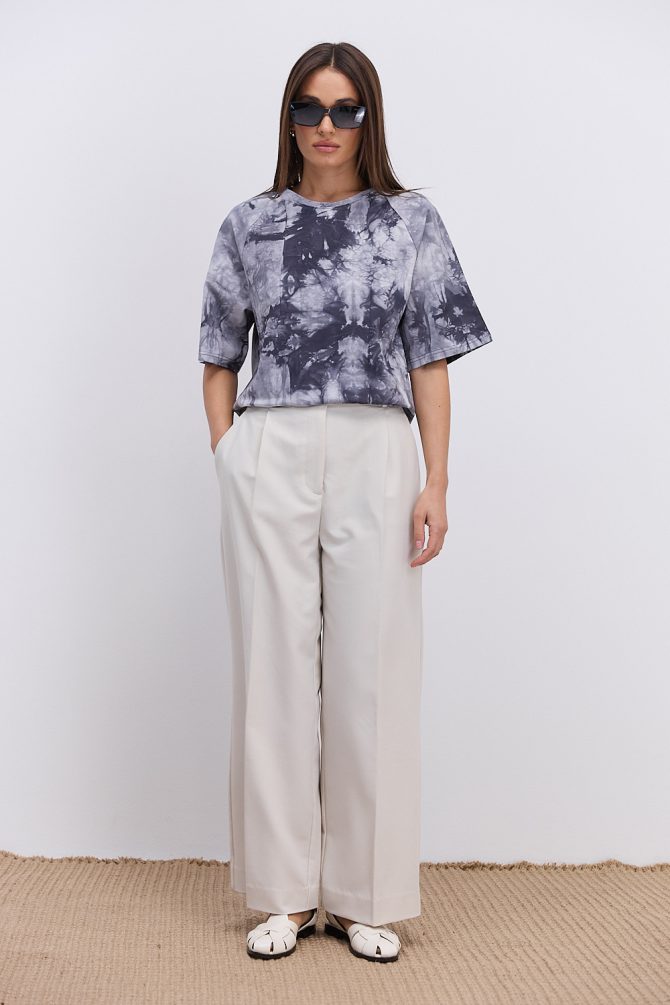 Жіноча футболка oversize графітова з ефектом Tie-Dye і розрізами з боків