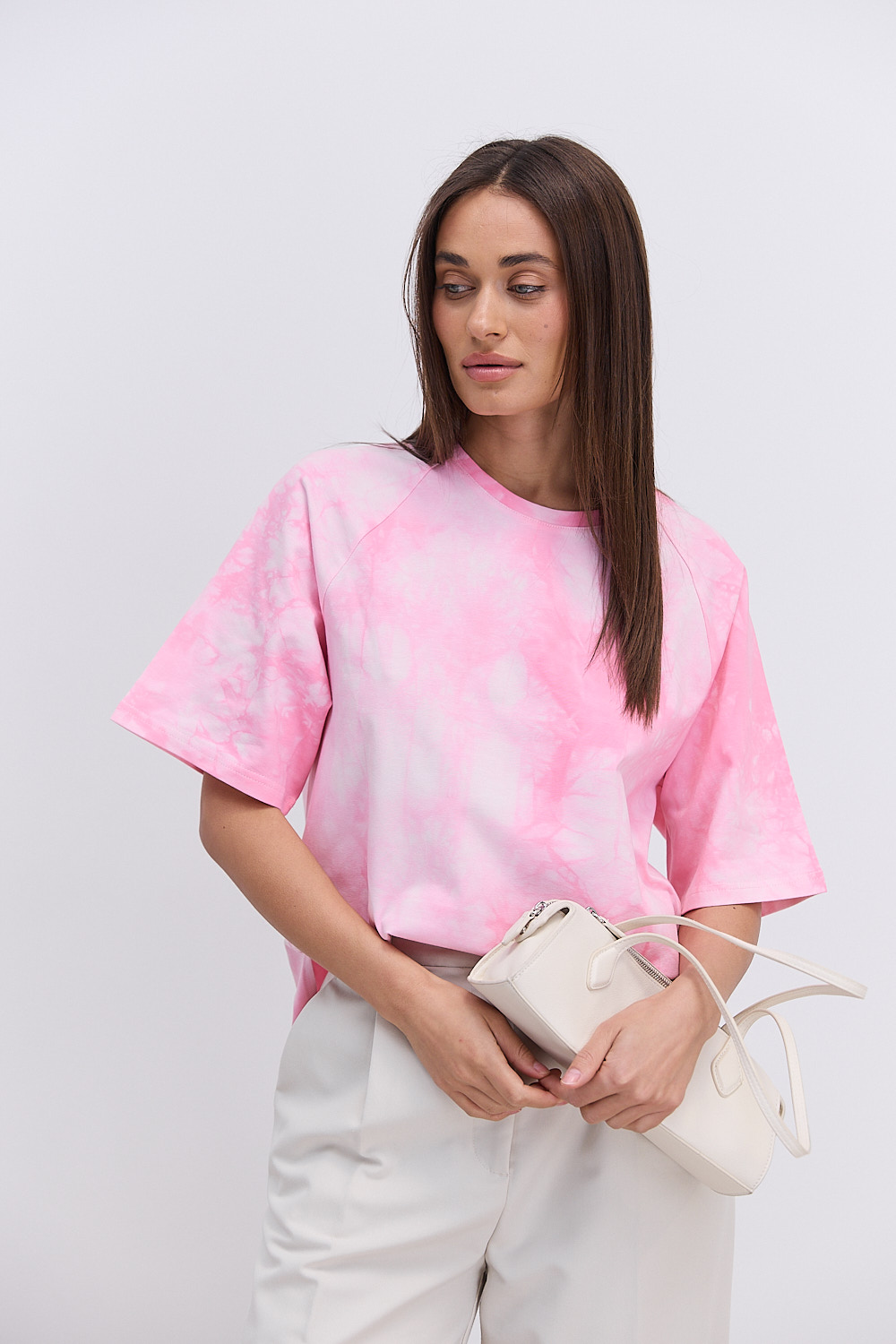 Жіноча футболка oversize рожева з ефектом Tie-Dye і розрізами з боків